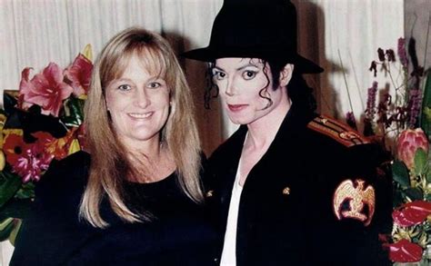 Michael Jacksons Ex Wife Debbie Rowe Resolutely Stood By The King Of
