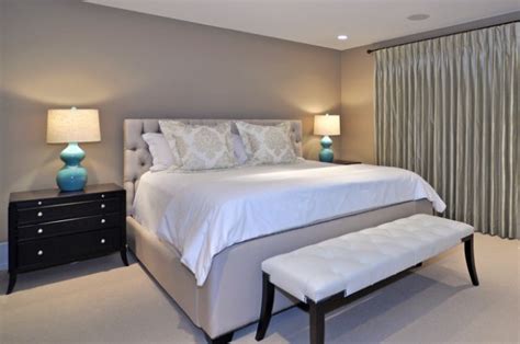 20 Beautiful Gray Master Bedroom Design Ideas