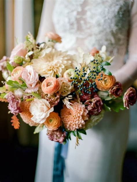47 Beautiful Bouquets For A Fall Wedding Fall Flower Wedding Bouquets