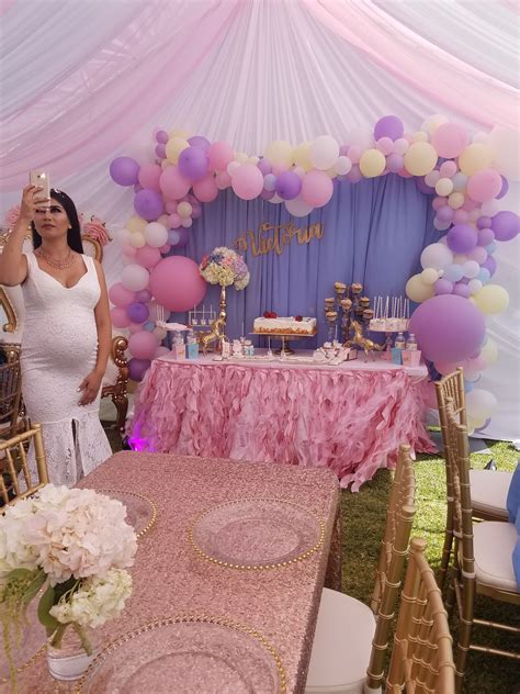 A baby shower decorated top to bottom with birch wouldn't be complete without a beautiful birchwood backdrop. I like the table skirt for this one not the colors and ...