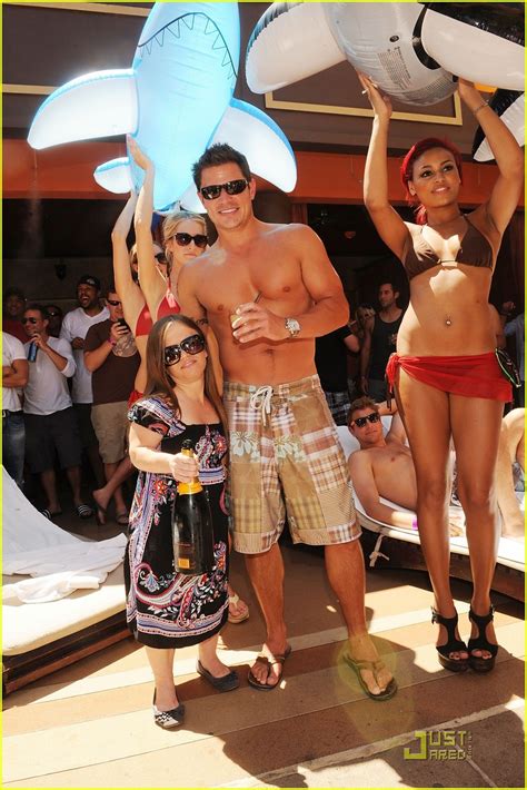 Nick Lachey Shirtless Bachelor Party With Degrees Guys Photo