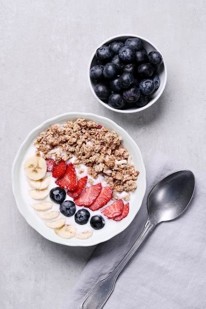 Free Photo Healthy Breakfast With Cereals And Fruits