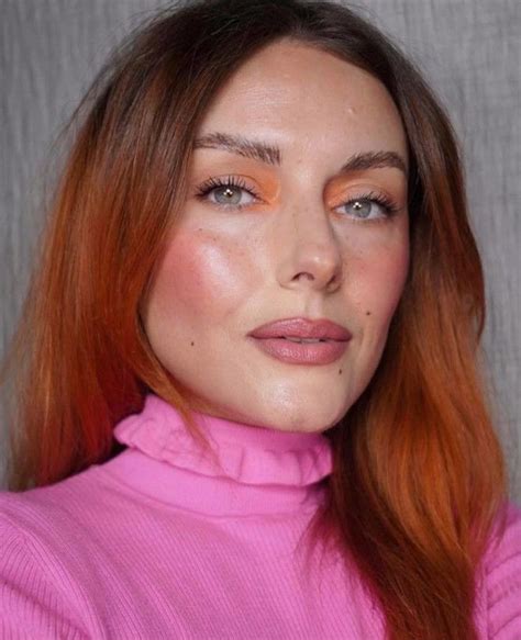 Living Coral Makeup Looks Are Here To Replace The Natural Glam Bronze