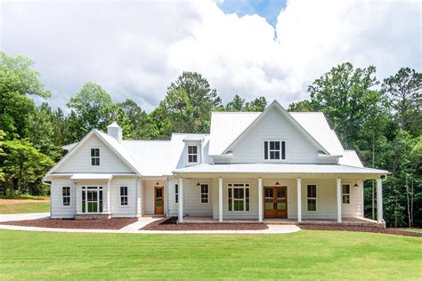 Plan 710047btz Classic 4 Bed Low Country House Plan With Timeless