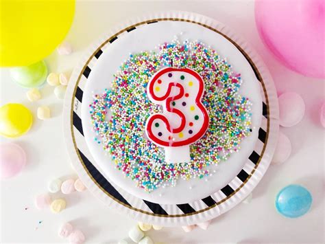 So, wie ihr kind an diesem tag im mittelpunkt steht, soll sicher auch der kuchen etwas besonderes sein. Kuchen Kindergeburtstag: 1 Torte - 11 Ideen | Kuchen ...