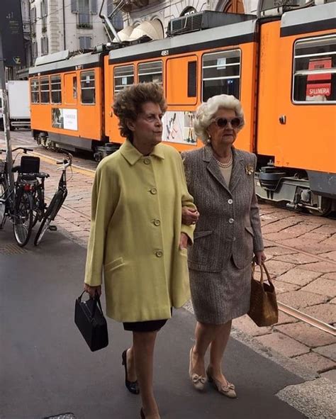 Meet The Glamorous Grannies Of Milan Our New Style Obsession Stylish Older Women Italian
