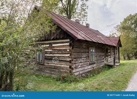 Casa De Madera Vieja Tradicional Polonia Foto De Archivo Imagen De
