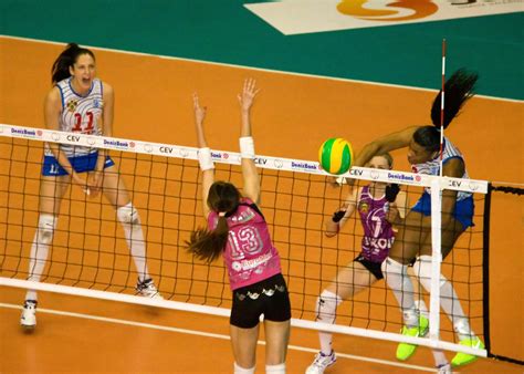 You can look up the words in the phrase individually using these links: Fê Garay ataca e coloca seu time na final da Copa CEV ...