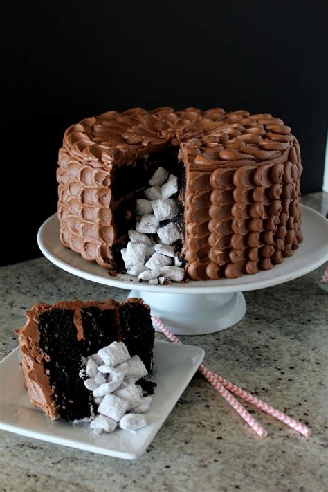 Buttermilk helps to keep the cake super moist while a white chocolate ganache offsets the richness of chocolate cake and chocolate ice. 17 Peek-a-boo Cake Hacks that will make you smile! | How ...