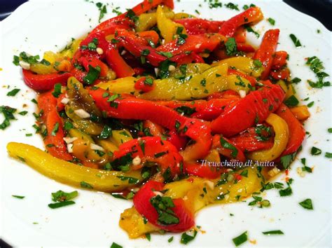 Una ricetta vegetariana da provare come contorno per accompagnare una grigliata. Il Cucchiaio di Anita: Insalata di Peperoni