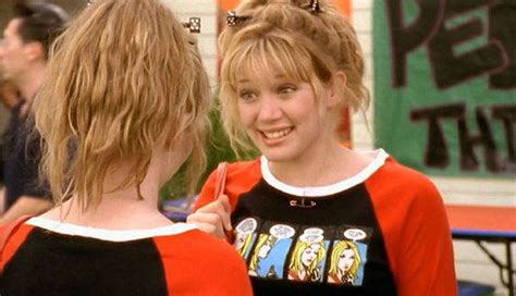 17 of lizzie mcguire s best fashion moments lizzie mcguire the duff lizzie mcguire movie
