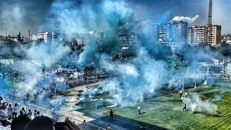 Les stades historiques peuvent également être sélectionnés. Torcida do KF Drita (visitante) na final da Kosovo Cup ...