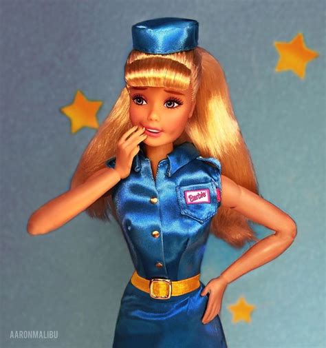 Un Artiste Réalise Des Poupées Barbie à Leffigie De Personnes Et