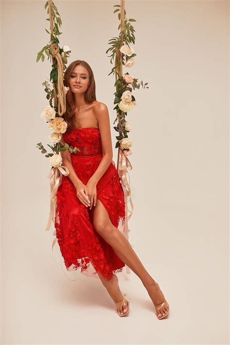 Dakota DressXL | Red midi dress, Backless evening dress, Backless gown