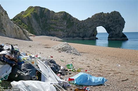 Disgusting State Of Britains Beaches After A Weekend Of Soaring