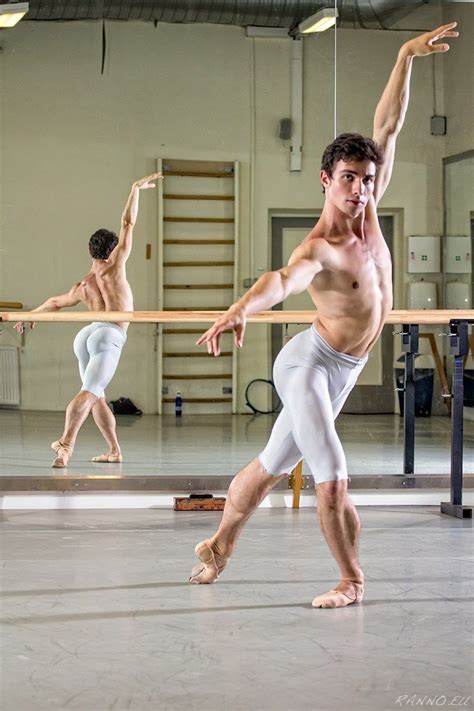 Le Roi Danse Alexandre Konarev Ballet National Estonien