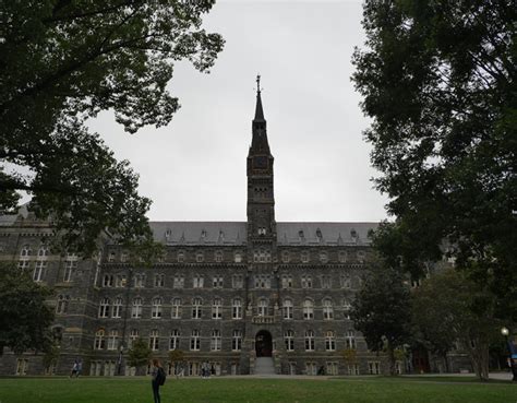 Georgetown To Allow Freshmen Certain Upperclassmen On Campus In The Fall