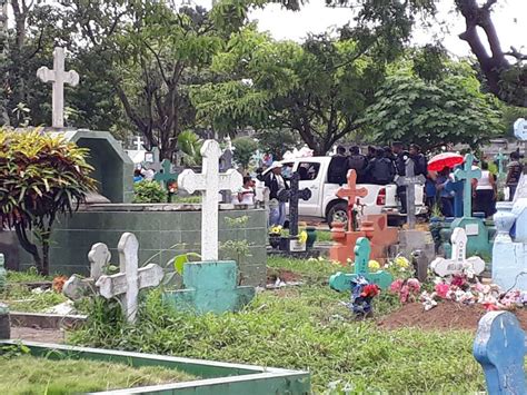 Policía No Respeta Ni A Los Muertos E Invaden Y Apresan En Cementerios