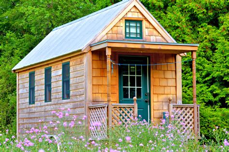Pros And Cons Of Tiny Homes And Less Space Whalen Realty Group