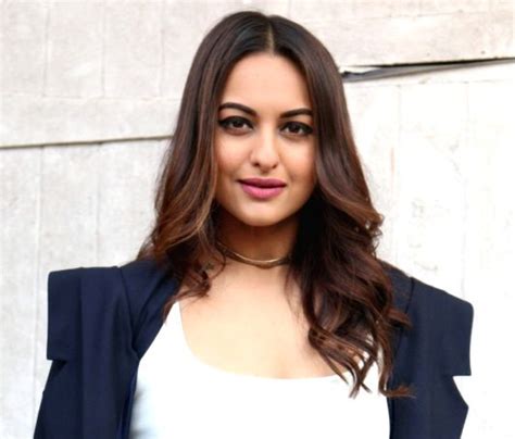 Sonakshi Sinha Hits Back With An Epic Reply To All The Trolls After Kbc Fix