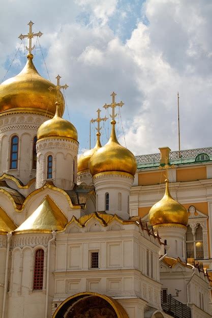 Premium Photo The Cathedral Of The Annunciation In Kremlin Moscow Russia