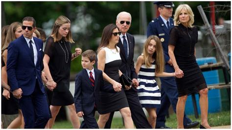 She died just as i arrived at the wrong hospital. Joe Biden's Family: 5 Fast Facts You Need to Know | Heavy.com