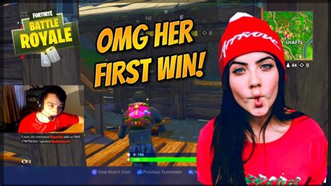 Helping Girl Get Her First Fortnite Win Noobs Get A Win Youtube