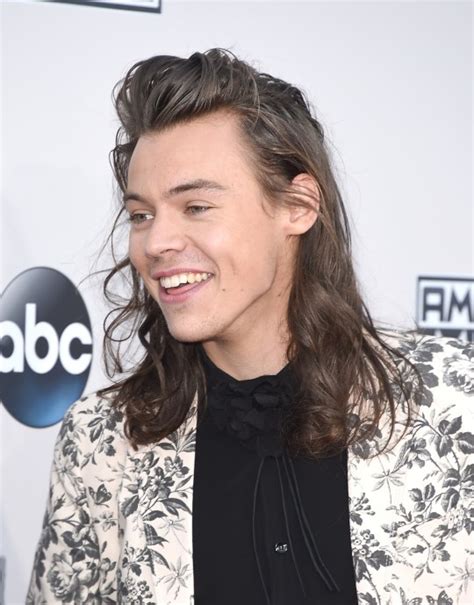 Harry Styles New Hair Finally Makes Its Debut In London Metro News