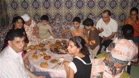 Jusqu'à une époque récente, il était rarissime en france de choisir un prénom pour son enfant en dehors du calendrier des saints. Afrique : L'Aid el Fitr célébrée vendredi et samedi - cath.ch
