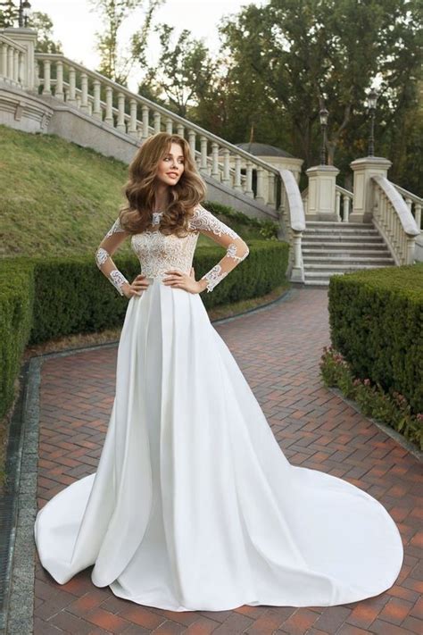 Fαshiση Gαlαxy 98 ☯ White Laces Wedding Dress