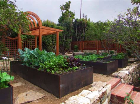20 Creative And Inspiring Raised Bed Vegetable Garden Ideas Raised Vegetable Gardens