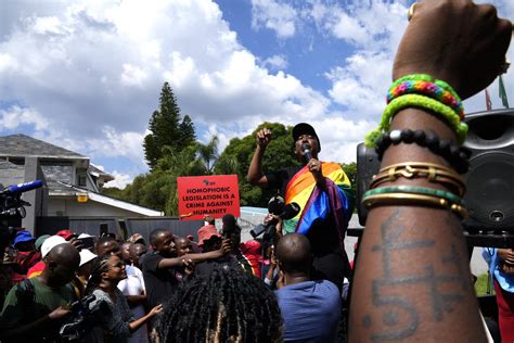 Ouganda Une Loi Anti Homosexualité Officiellement Promulguée