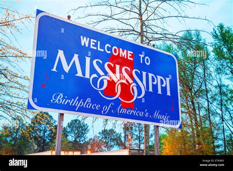 Welcome To Mississippi Sign At The State Border Stock Photo Alamy