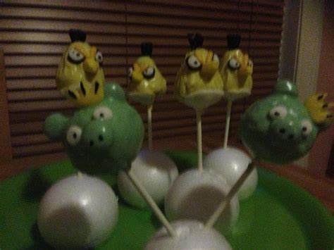 Angry Birds Cake Pops Decorated Cake By Jessiewilliams Cakesdecor