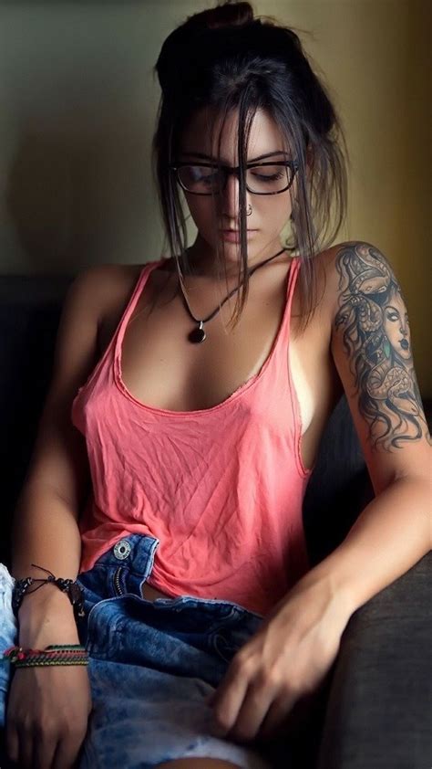 30 Sexy Tattooed Girls Barnorama
