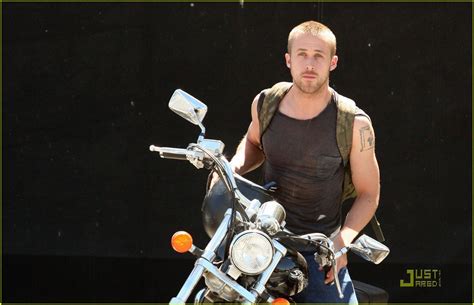 Ryan Gosling Is A Muscle Man Photo 2106272 Ryan Gosling Photos