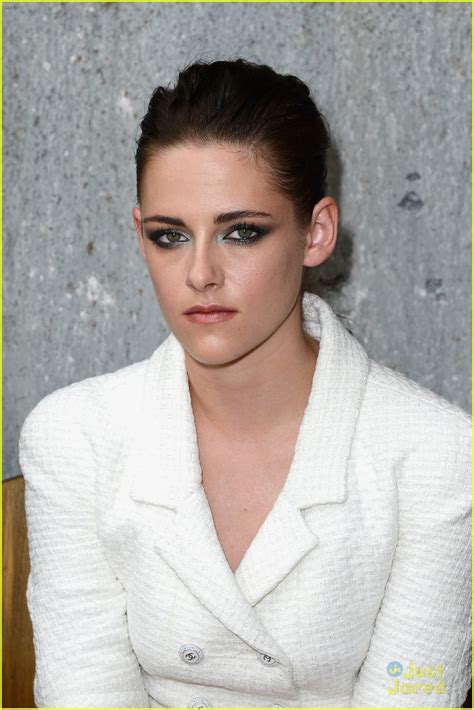 Full Sized Photo Of Kristen Stewart Front Row At The Chanel Show 01