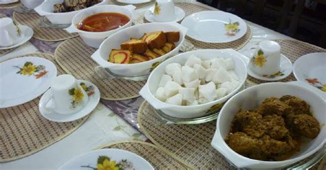 Bernama #sinarharian #fotosinar menikmati juadah hari raya yang sedap x terhingga.hikhik. Hari Raya Tiket Untuk Makan Sesuka Hati? 'Sihatkan' Juadah ...