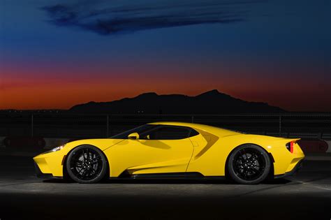 Ford Ford Gt 2017 Ford Gt Yellow Side View Hd Wallpaper