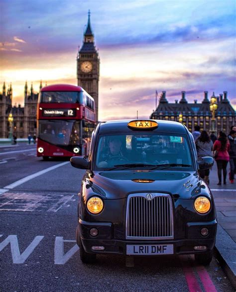Who Doesnt Love London Cabs With Their Big Grill Fronts London Taxi