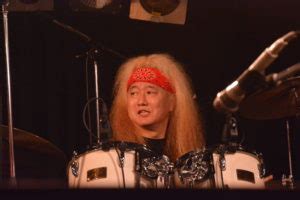 江川ほーじんの強烈なドンシャリファンクスラップ!その音を是非聞いてください!自分自身は0:40代がすきです!funk slap video of egawa hojin. 2017年7月8日 浜松Abu Music | 江川ほーじん オフィシャルサイト
