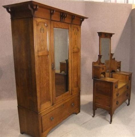 Maybe you would like to learn more about one of these? Oak Arts & Crafts Bedroom Suite - Antiques Atlas