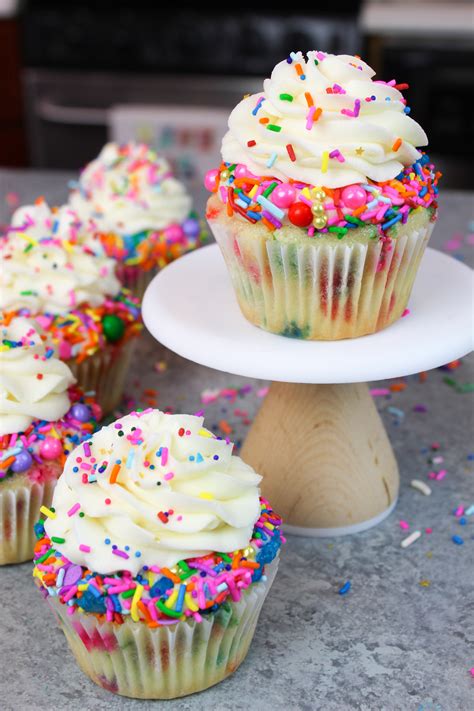 Funfetti Cupcake Recipe With Vanilla Frosting Chelsweets
