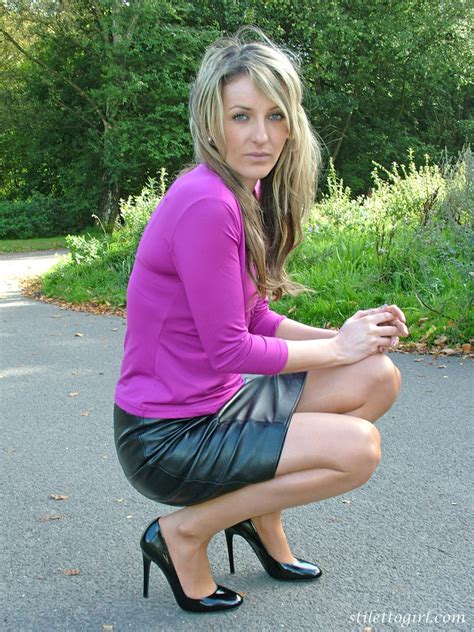 Girl In High Heels And Pantyhose Pic 15 Of Sexy Outdoor Shoot Of A