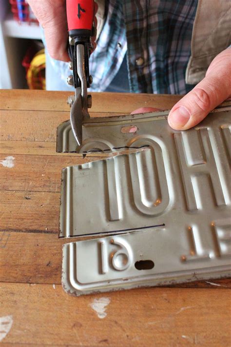 Just as a heads up to anyone coming here to learn how to paint an actual license plate.this is not that kind of video.this 'how to' video details the. A Texas License Plate Becomes a Box | Old license plates ...