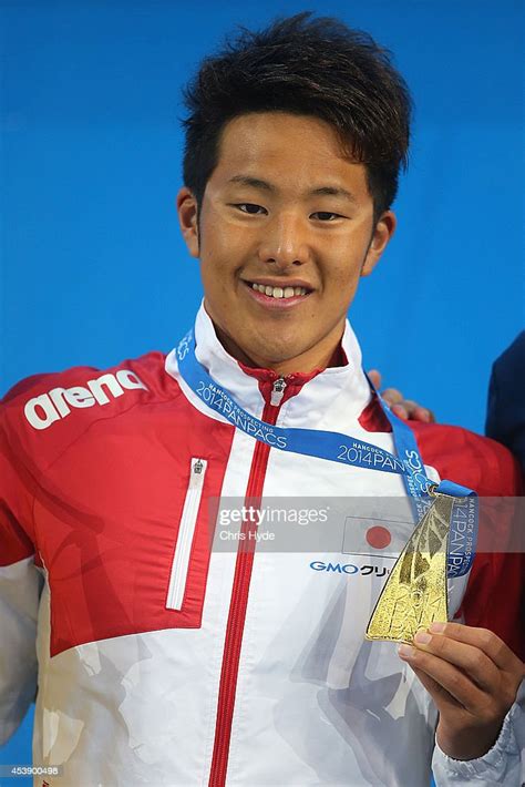 Daiya Seto Of Japan Holds The Gold Medal After Winning The Mens 200m News Photo Getty Images