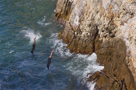 Cliff Divers Of La Quebrada Acapulco Mexico I Dont