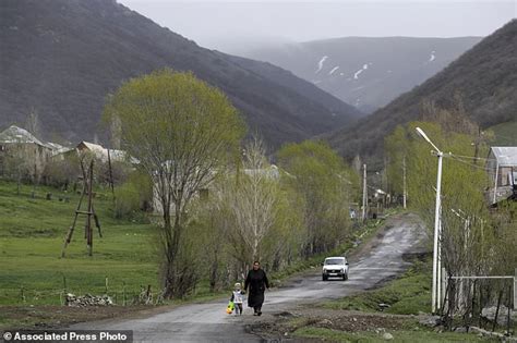 Poverty Stricken Armenians Pin Hopes On Opposition Daily Mail Online