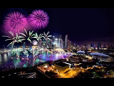 Watch the traditional dances, live vocals, marching bands and spectacular. New Year 2018 Singapore Fireworks | Singapore New Year Eve ...