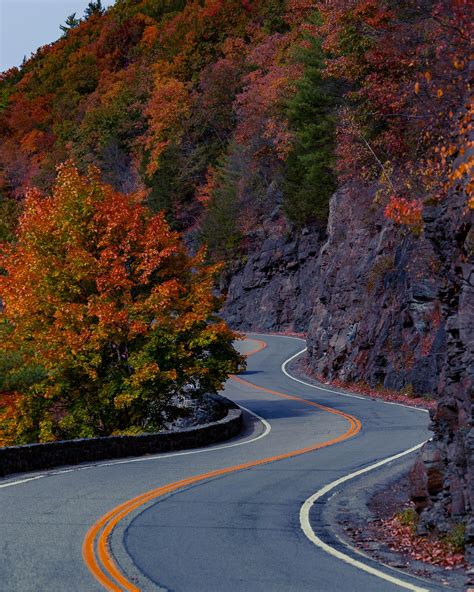 Winding Road Upstate Ny Fall Foliage ・ Popularpics ・ Viewer For Reddit